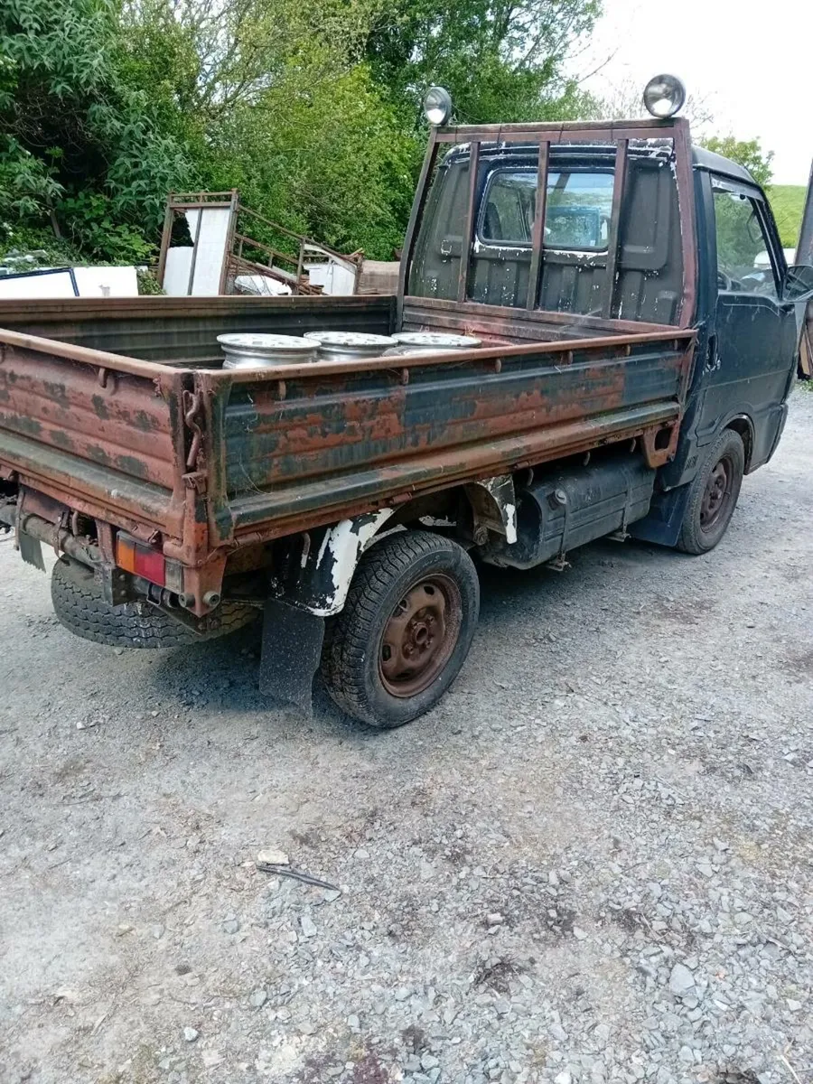 1997 nissan pickup and Alloys - Image 3