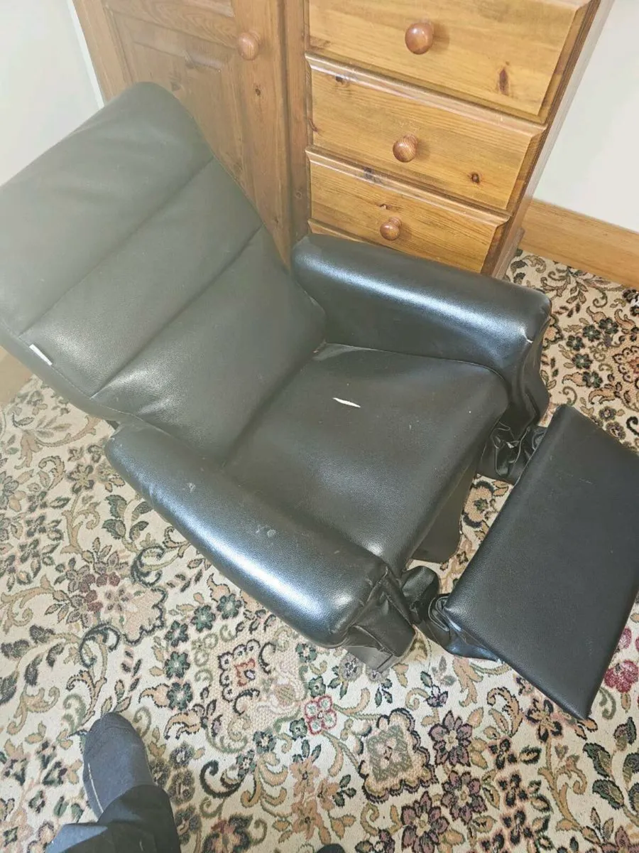 Leather chair - Image 2