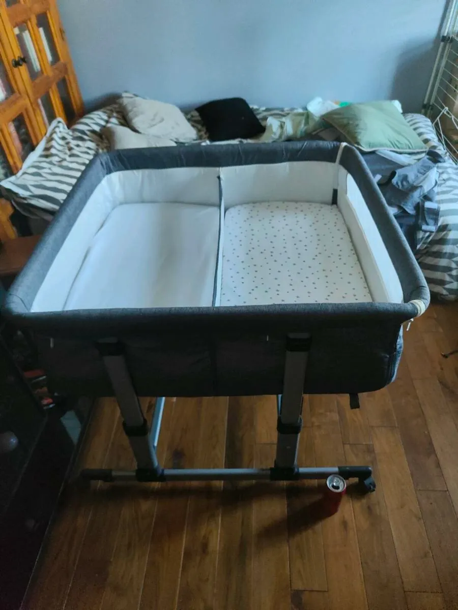 Twin Bassinet - Image 2