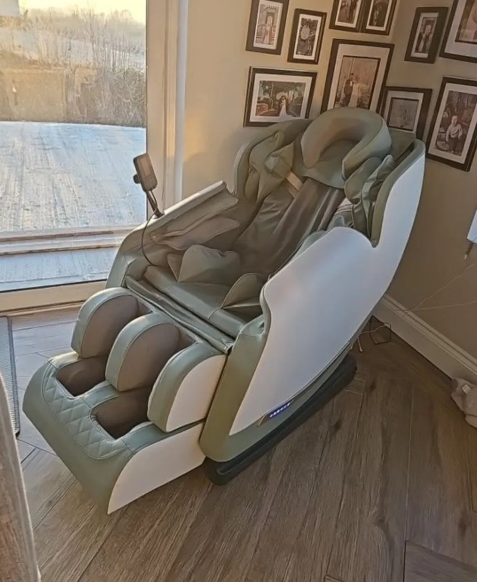 Full body massage chair - New - Image 1