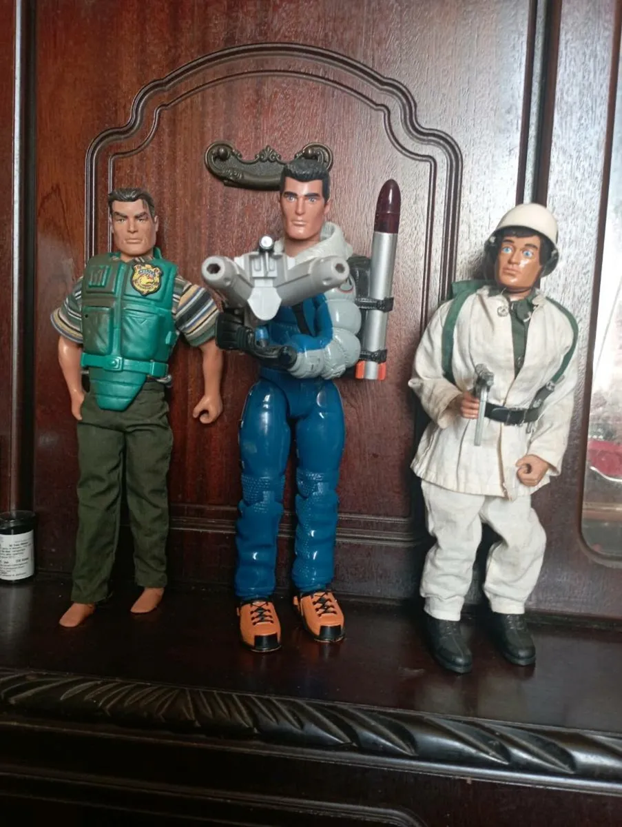 DC COMICS ACTION FREE STANDING FIGURES FOR SALE - Image 1