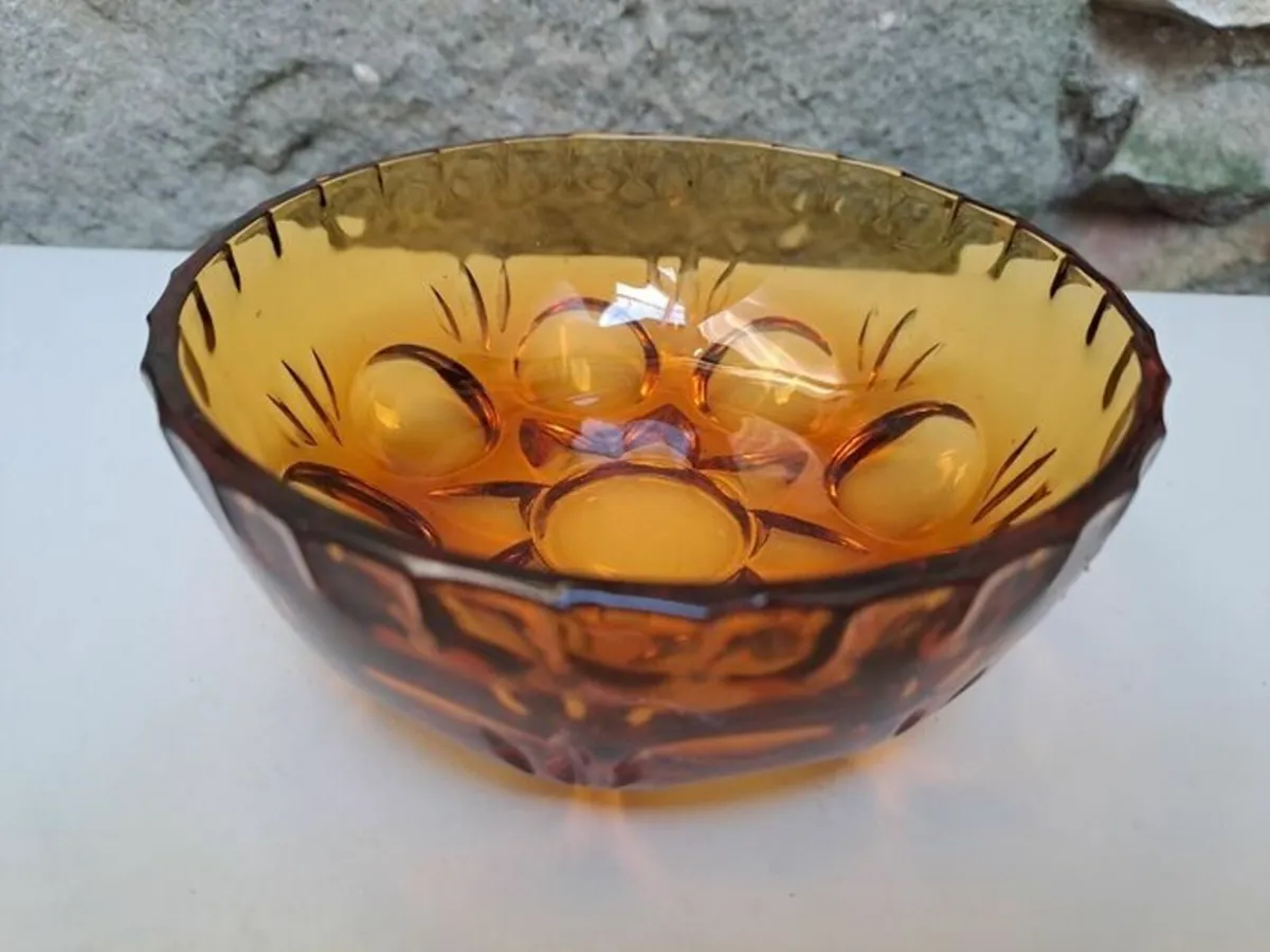 Amber coloured glass bowl 1970s - Image 1