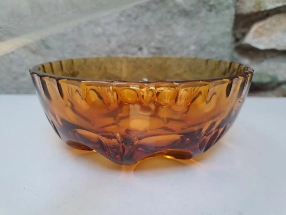 Amber coloured glass bowl 1970s - Image 2