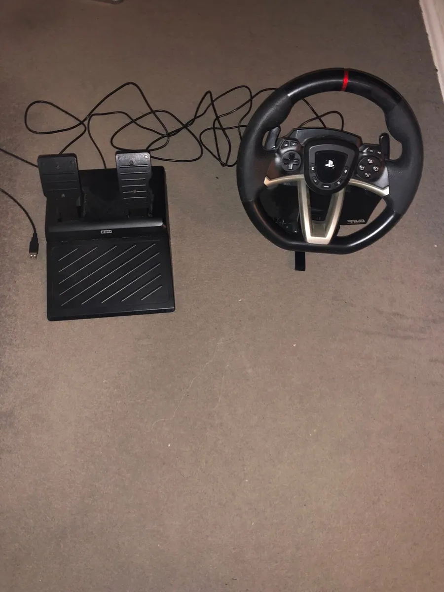Gaming steering wheel - Image 1