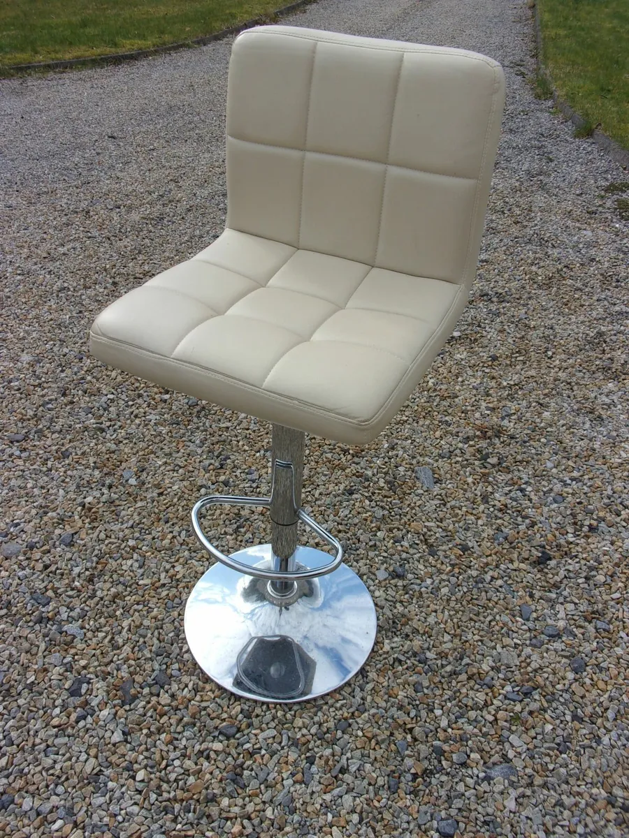 Tall Cream Stool Chair