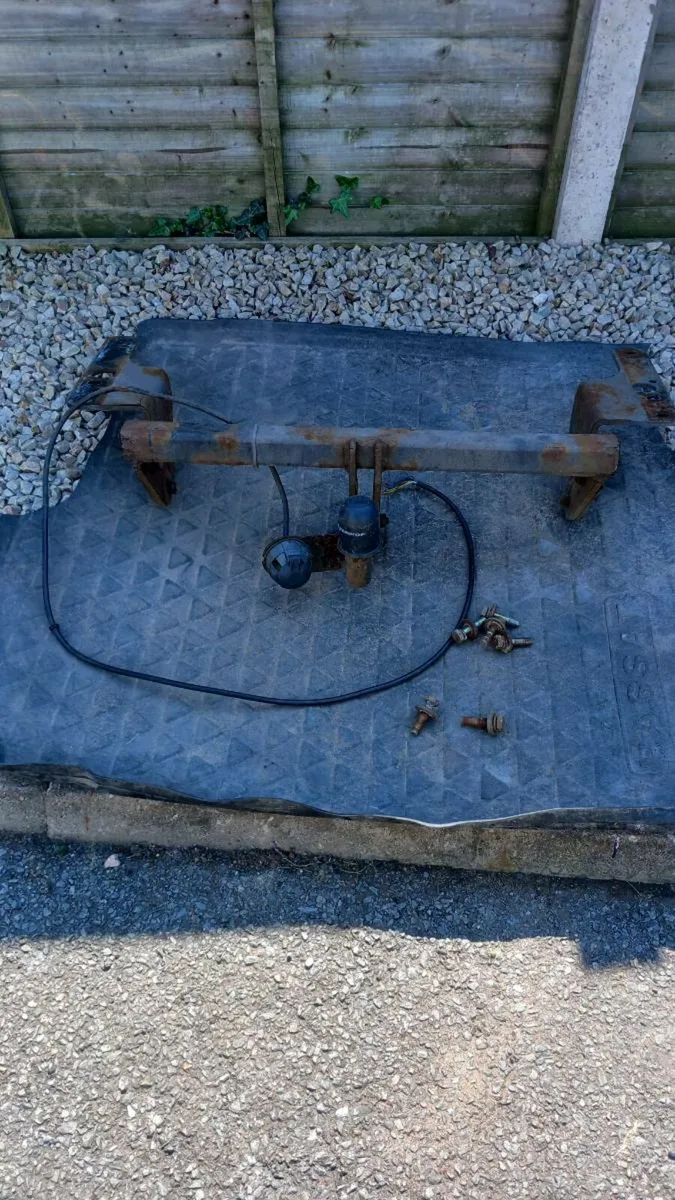 Toyota avensis tow bar