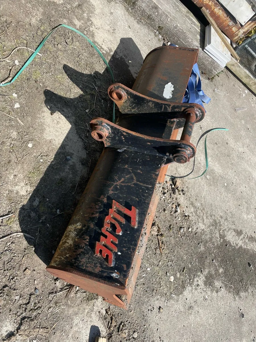 3CX grading bucket - Image 1