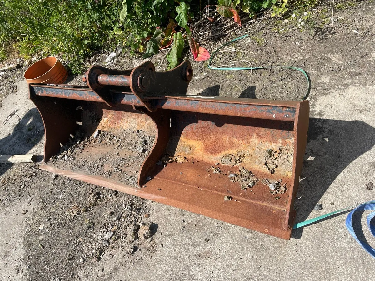3CX grading bucket - Image 3