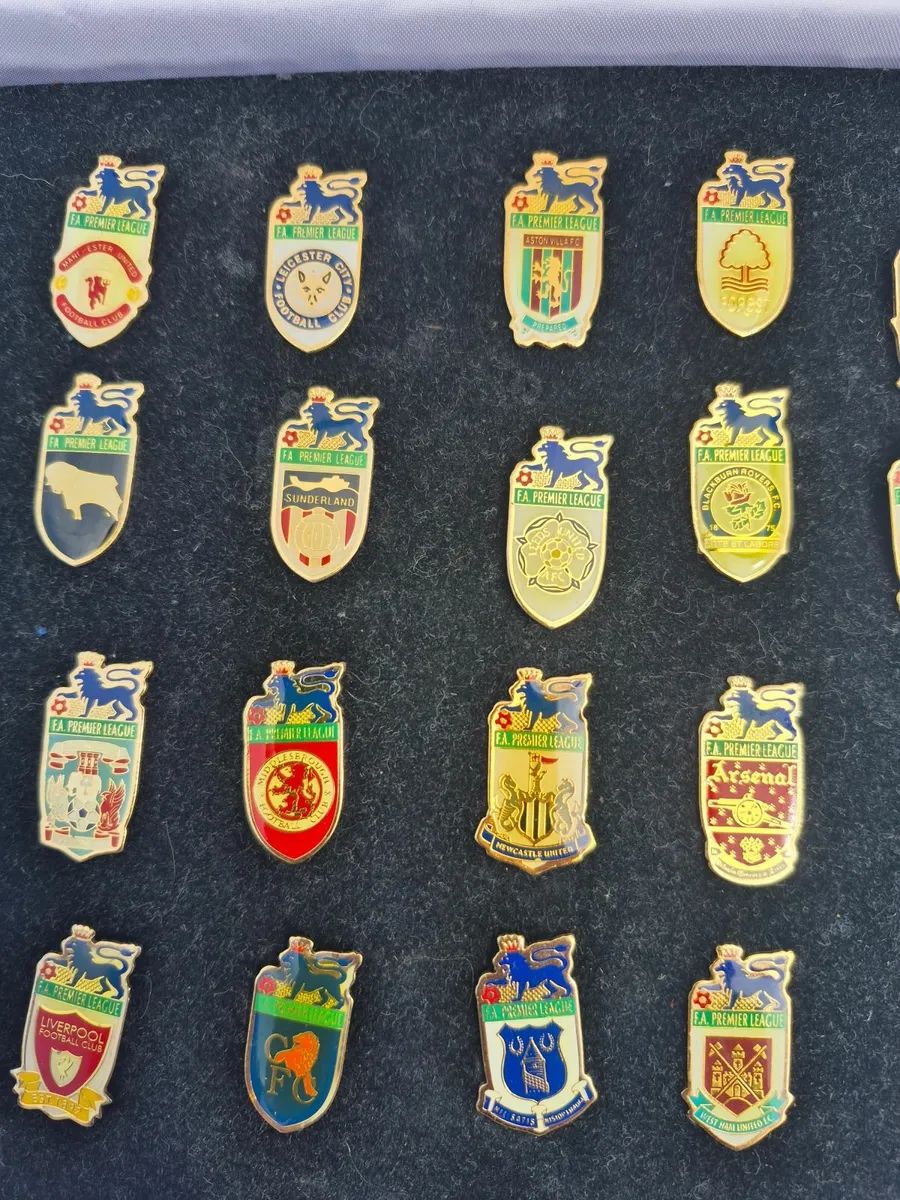 1996/1997 FA Premier League commemorative pins - Image 2