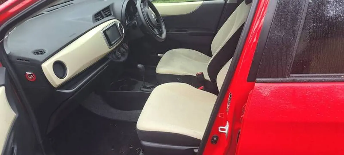 2013 Toyota Vitz - Image 3
