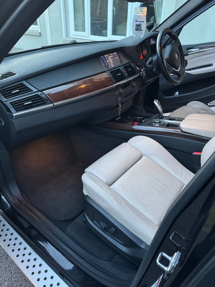 BMW X5 2010 - Image 4