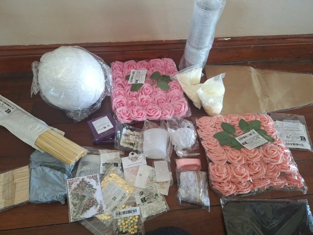 Art & craft supplies - Image 1