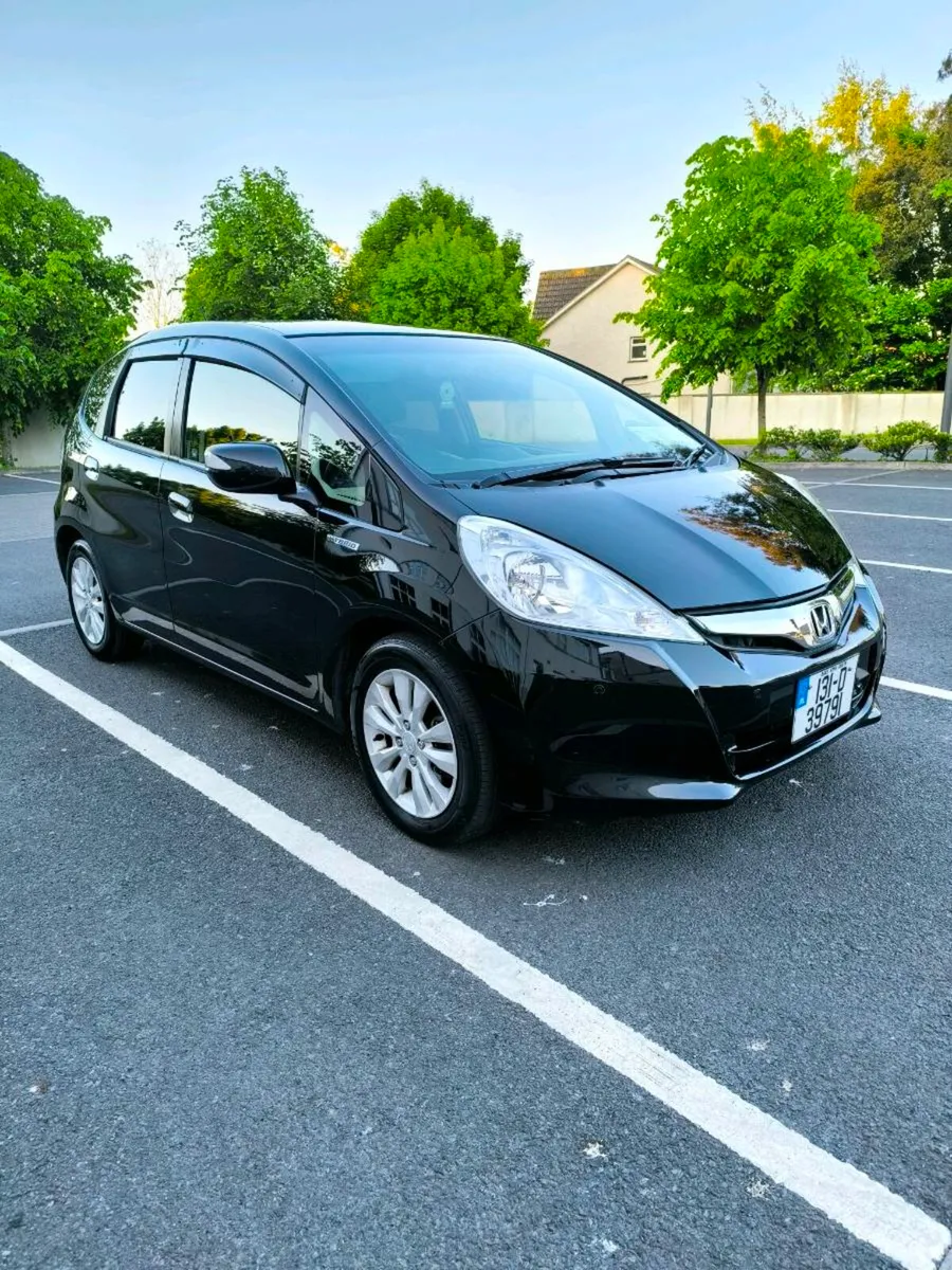 2013 Honda Fit 1.3 Automatic. Top spec Leather ec. - Image 2