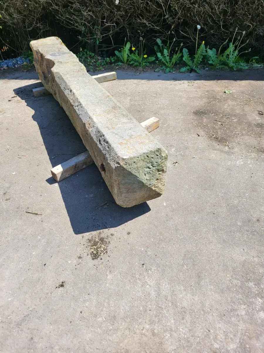 Gate post - Image 1