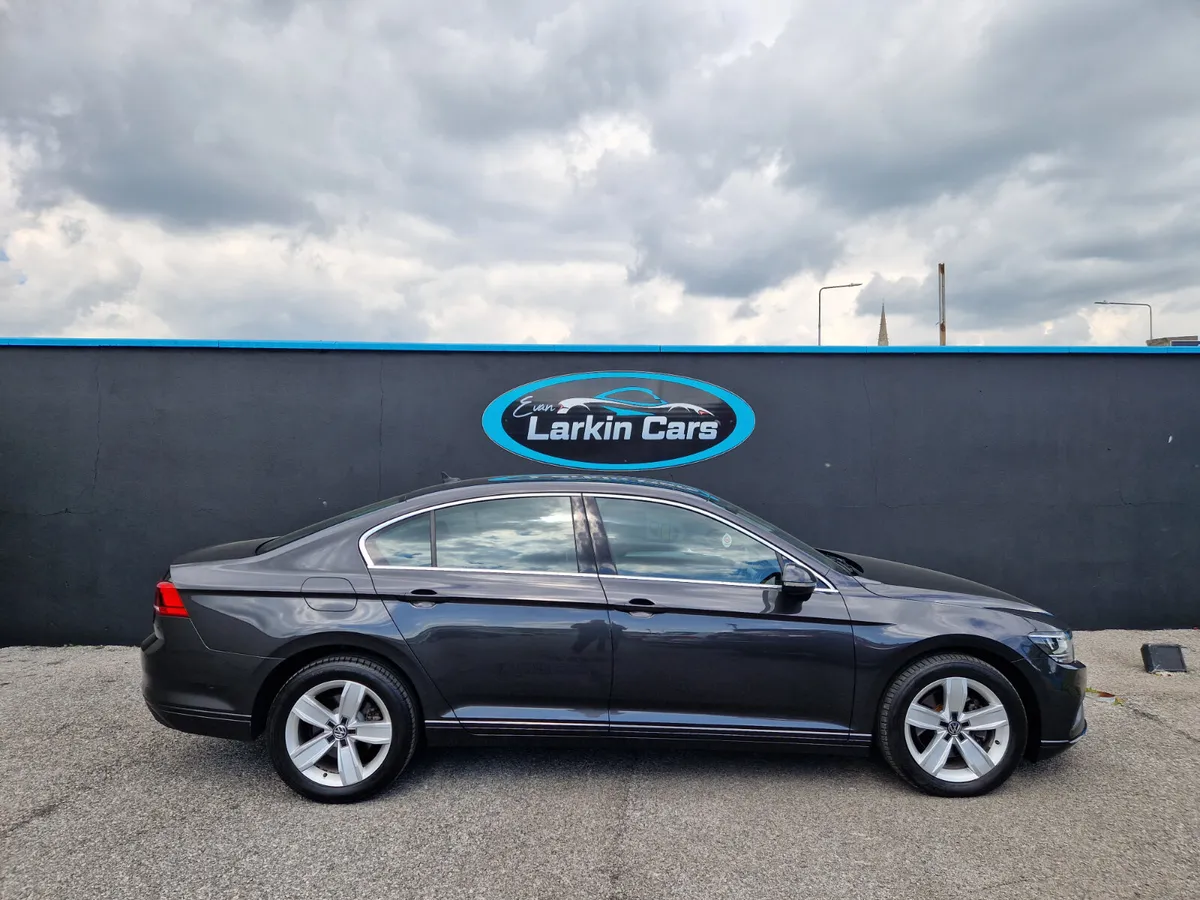 202 VW Passat 2.0 TDi Automatic 150 BHP - Image 4