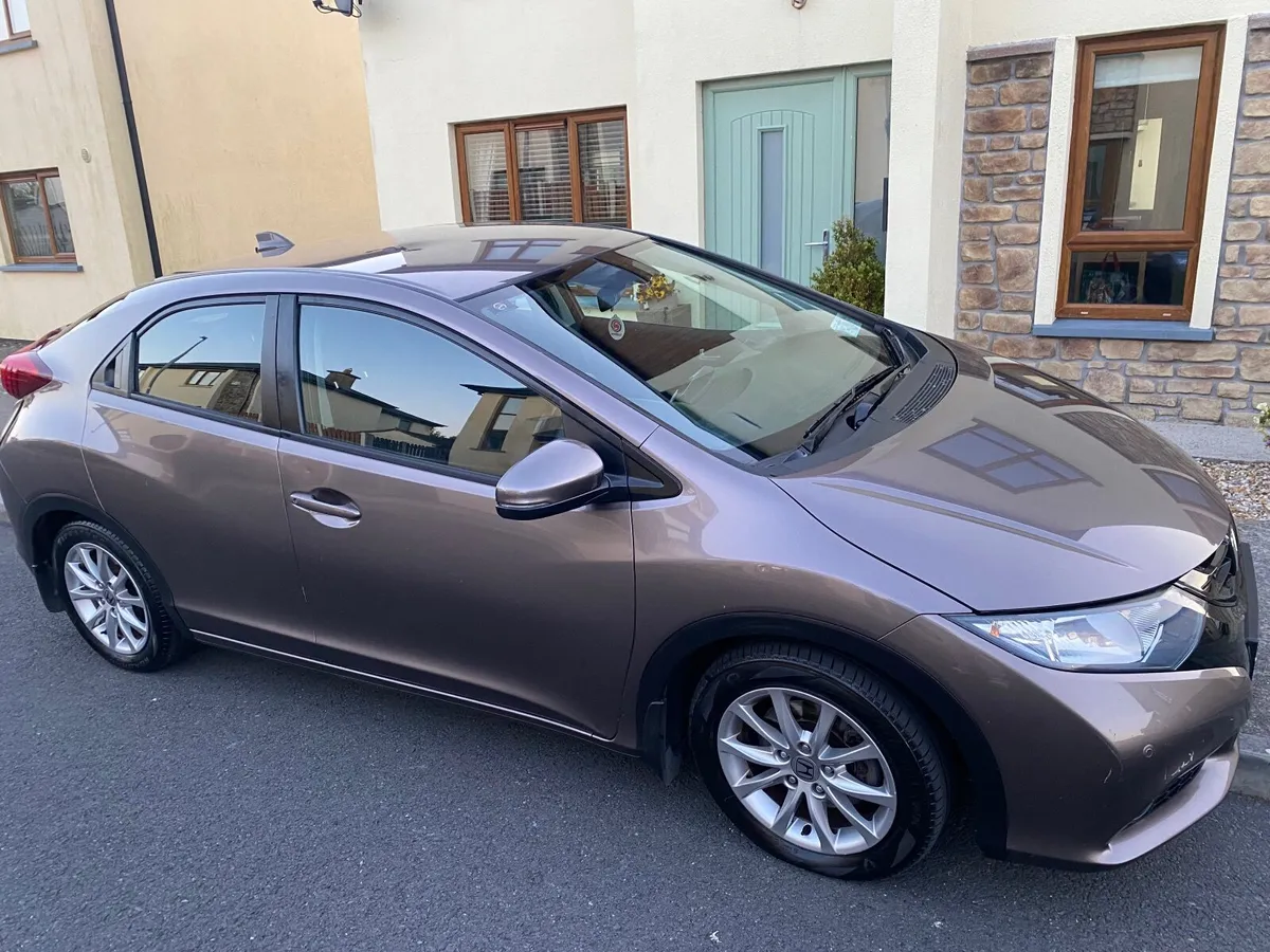Honda Civic 2015 - Image 1