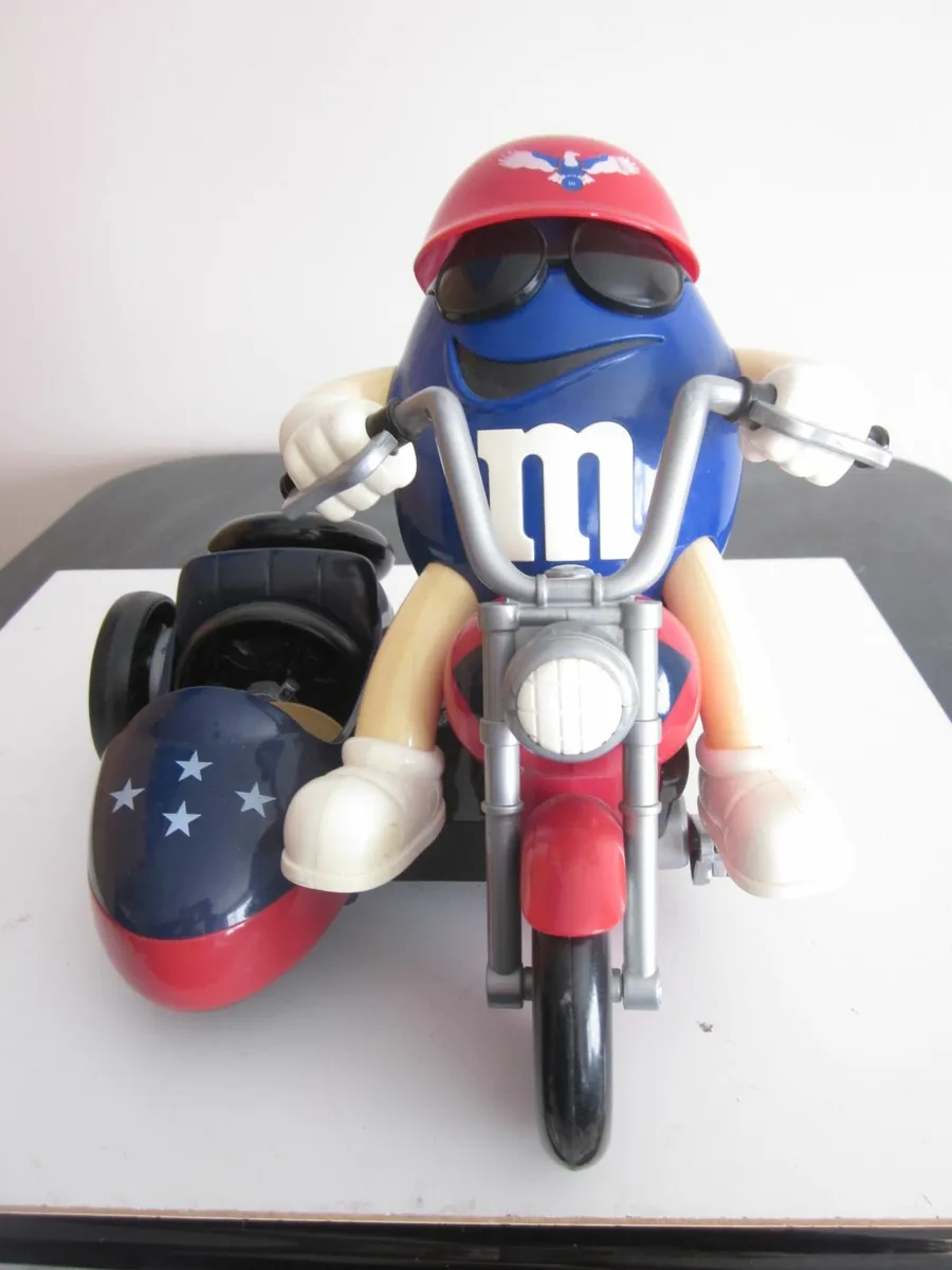 M&M's World Motorcycle With Sidecar Freedom Rider - Image 1