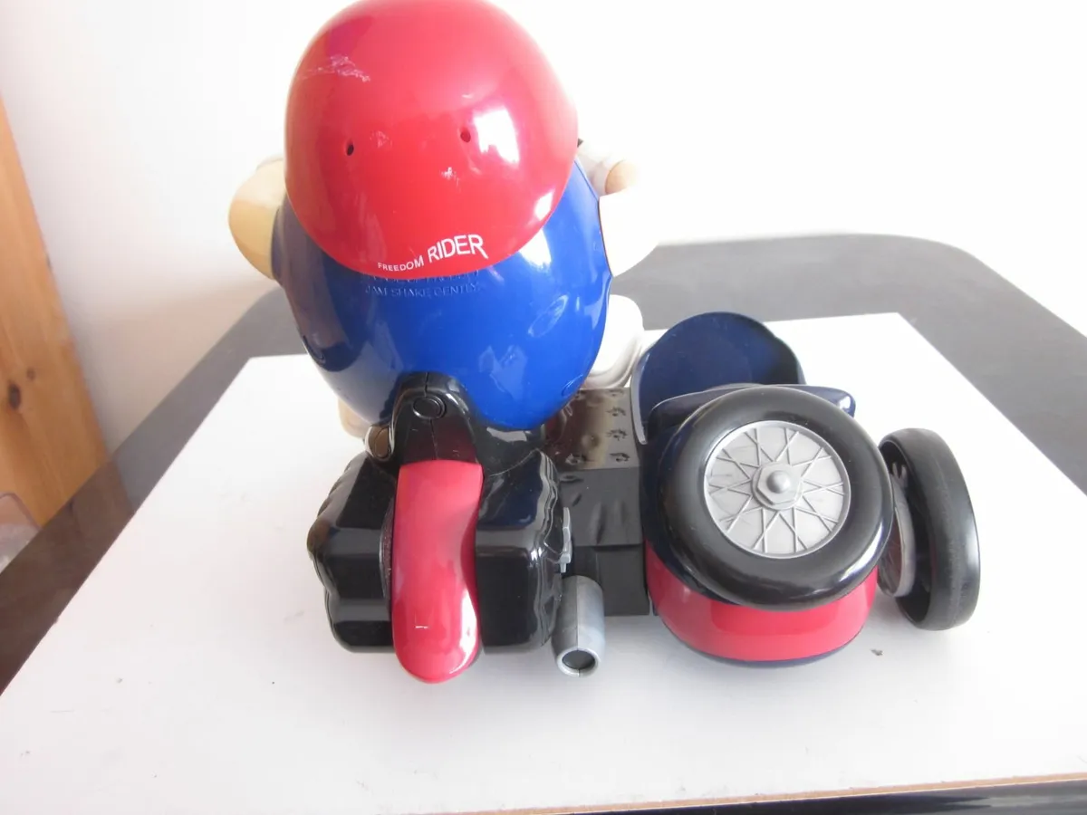 M&M's World Motorcycle With Sidecar Freedom Rider - Image 2
