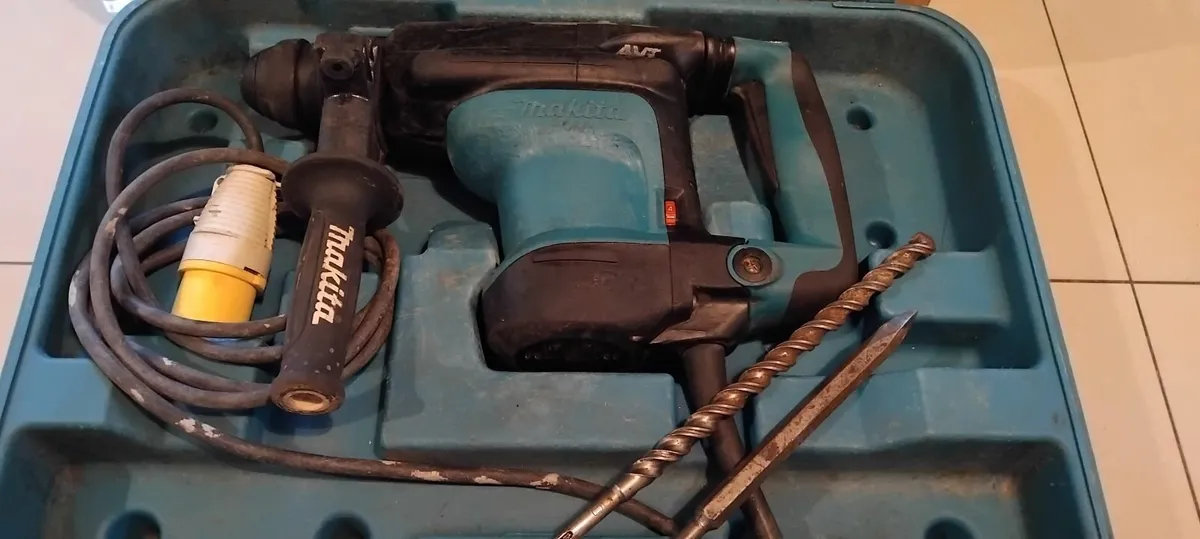 Makita HR3210C Sds+ 3 Mode 110v - Image 1