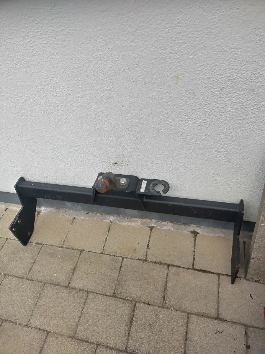 Mercedes Vito /  Viano towbar and seats - Image 3