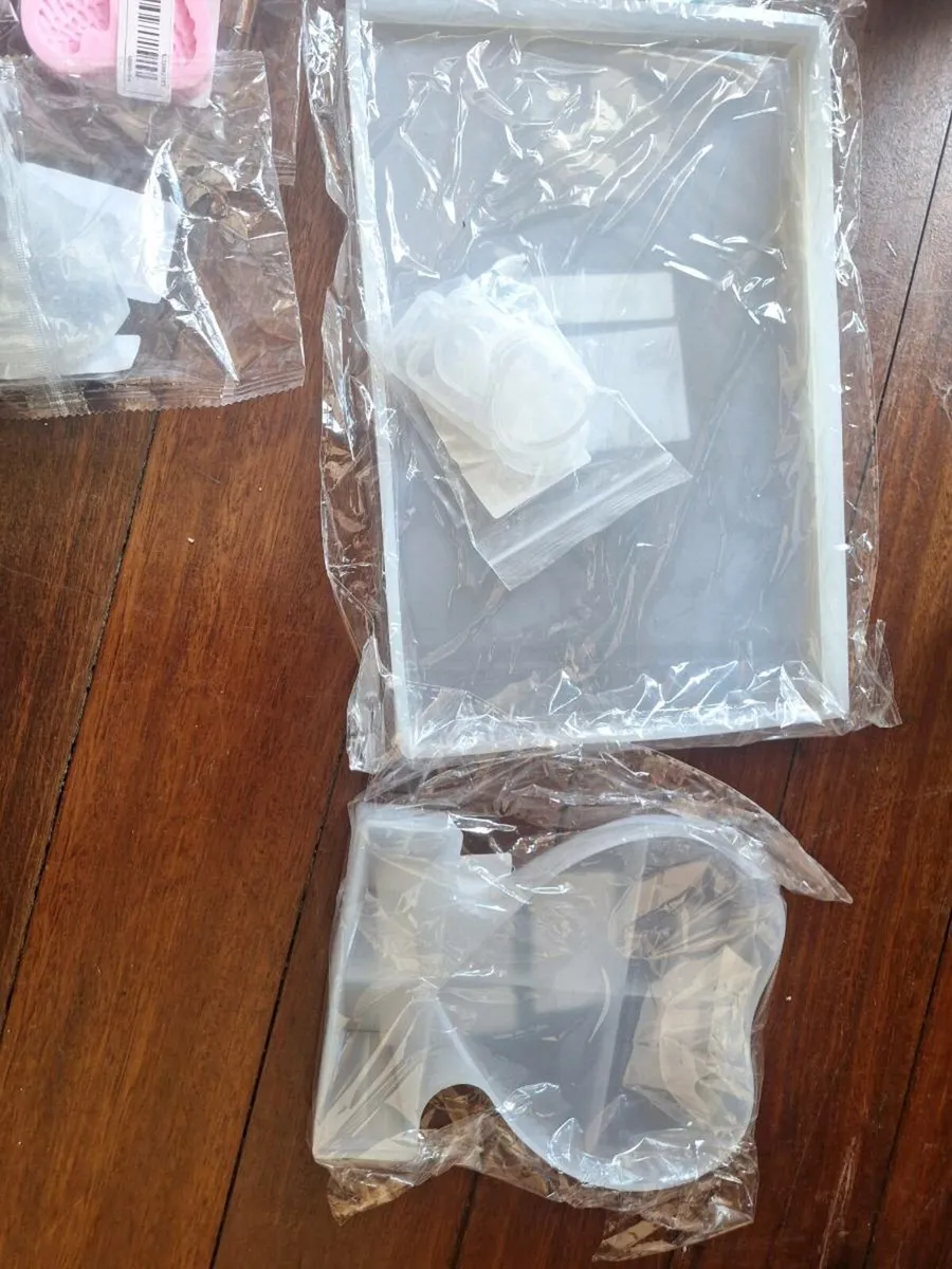 Art and craft supplies - Image 2