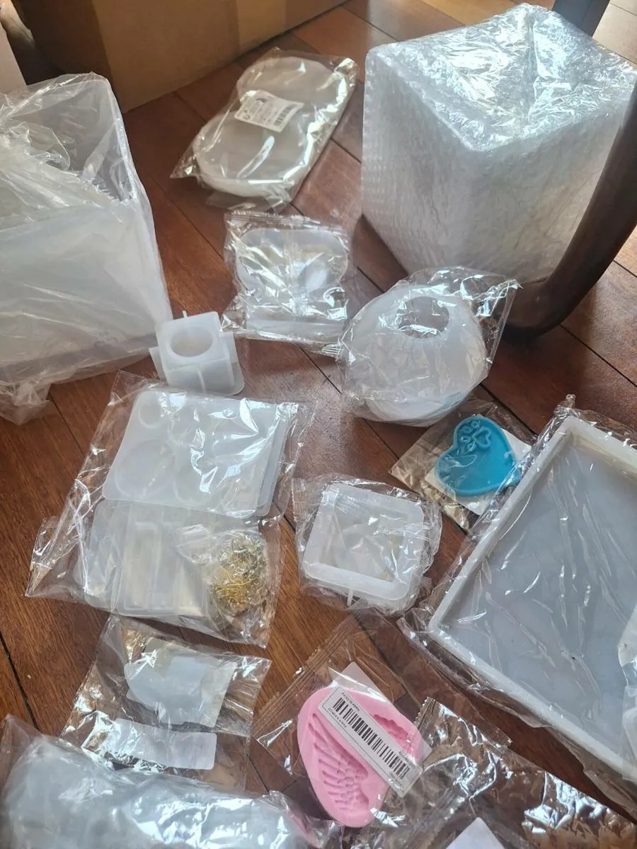 Art and craft supplies - Image 3