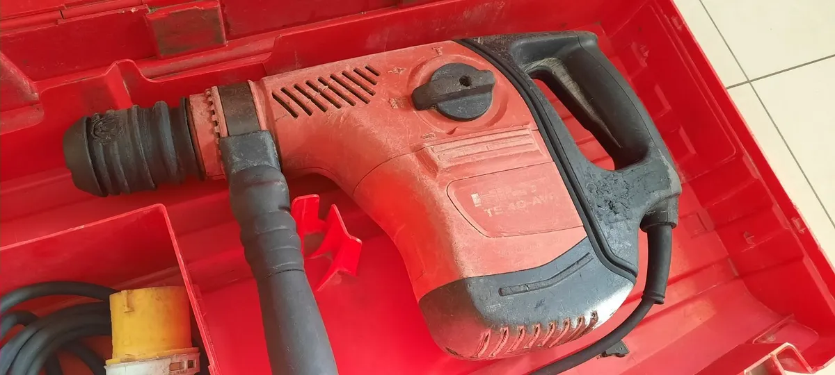 Hilti TE 40-AVR Sds+ 3 Mode 110v - Image 1