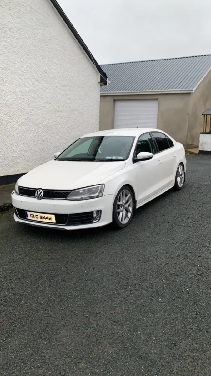 Volkswagen Mk6 Jetta - Image 4
