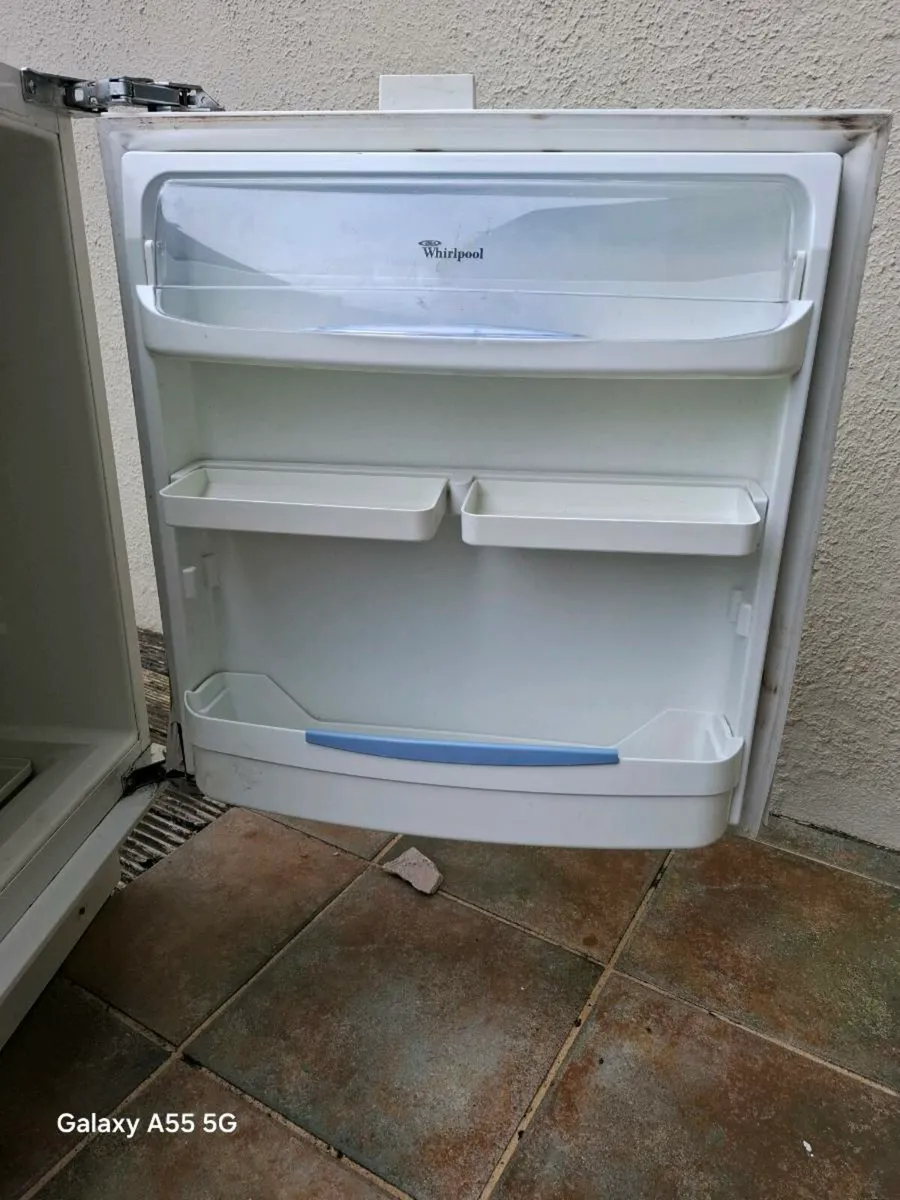Fridge. Under counter - Image 2