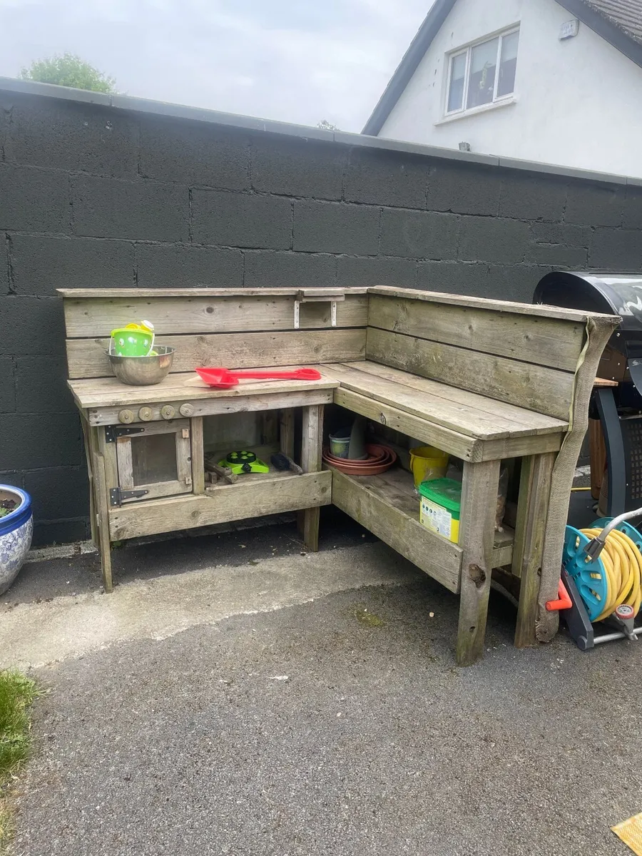 Free - Kids Mud Kitchen