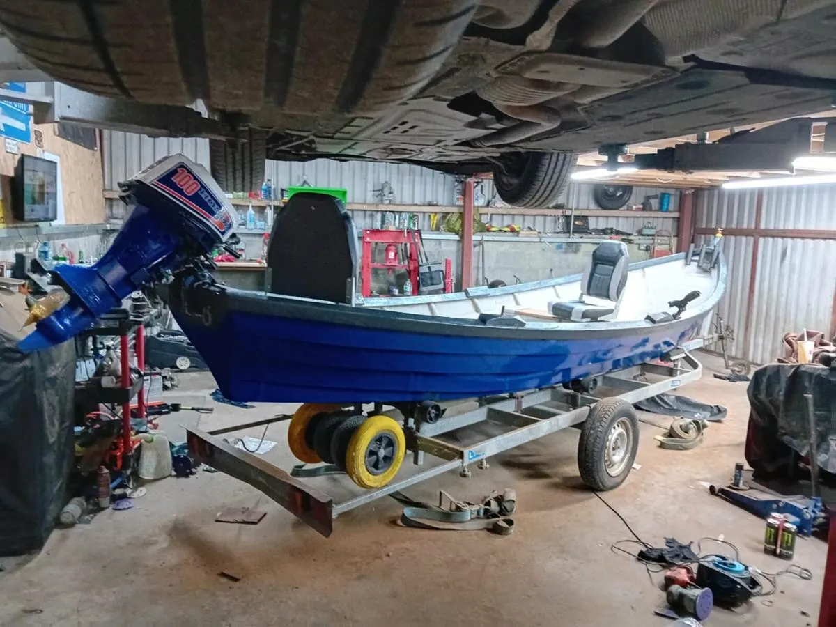 Lake boat - Image 3