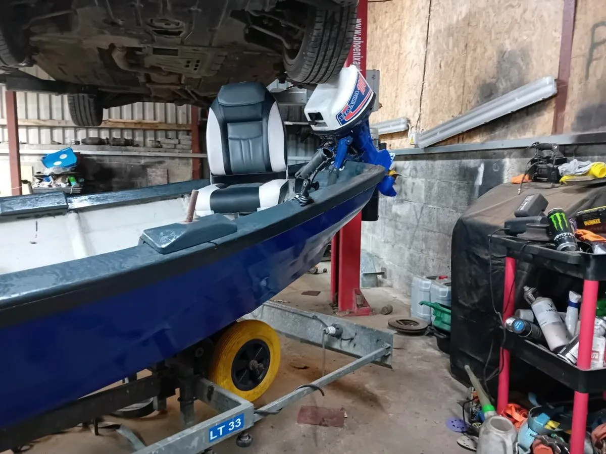 Lake boat - Image 4