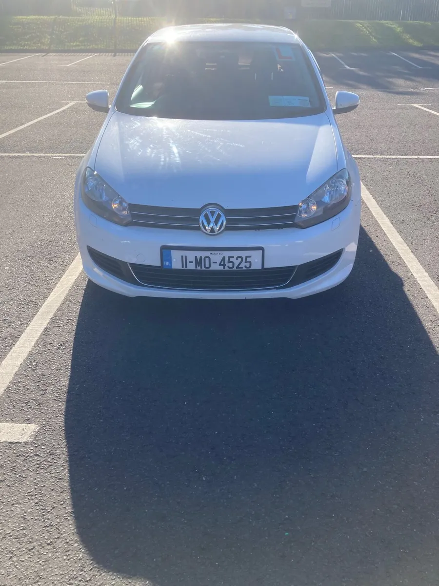 Volkswagen Golf 2011 - Image 2