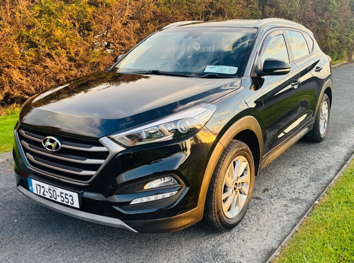 201HYUNDAI TUSCON - Image 2