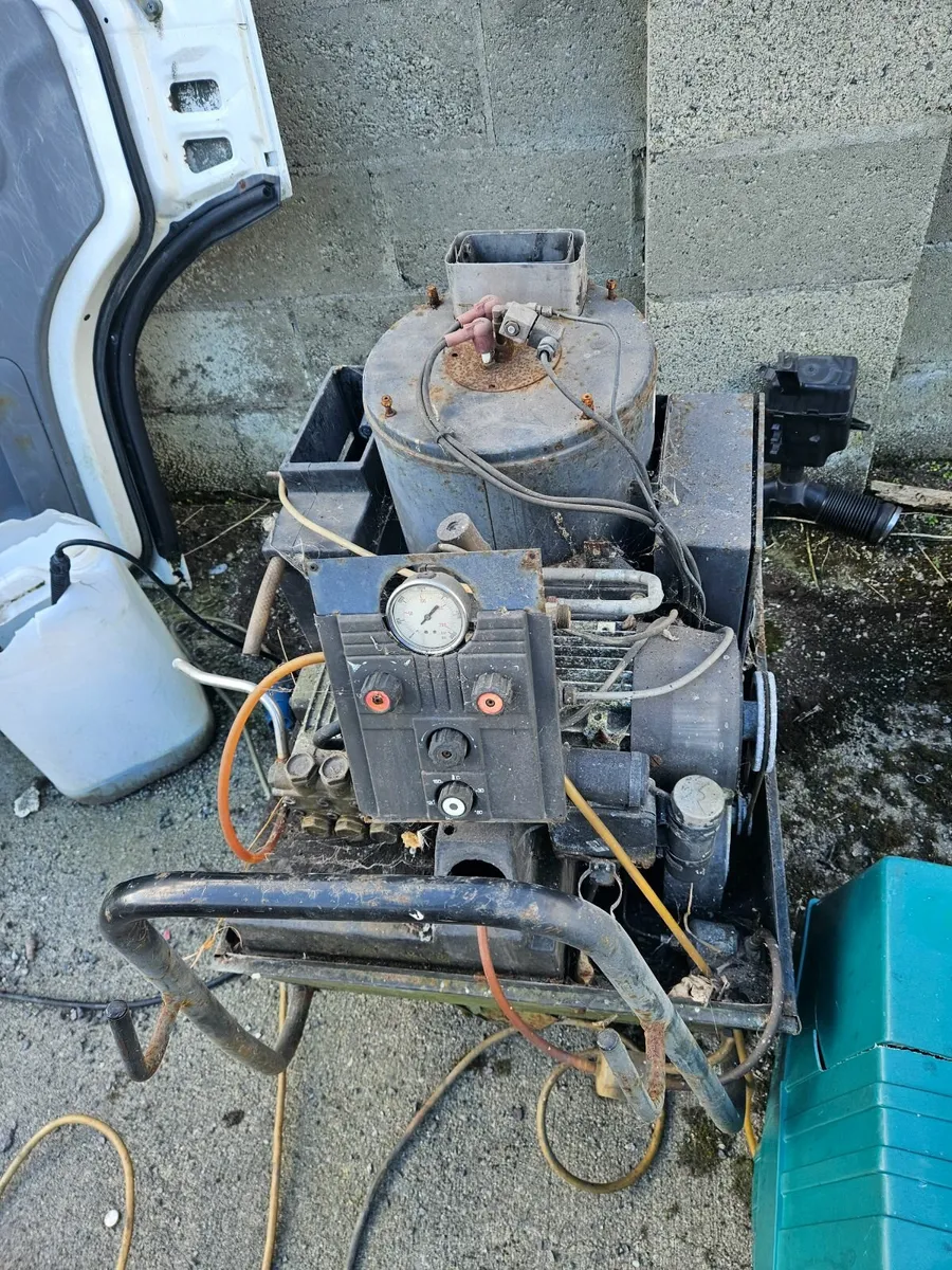 Peugeot   405 power washer - Image 2