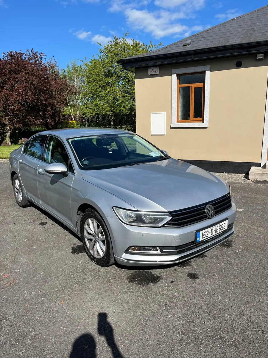 Volkswagen Passat - Image 1