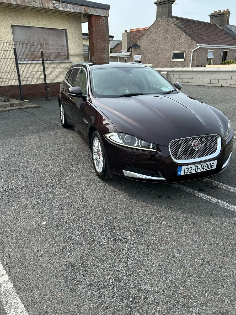 2013 Jaguar XF sportbrake - Image 2