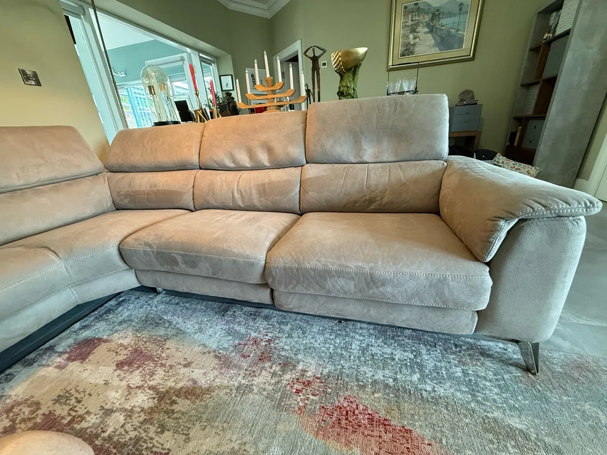 Couch - Image 2