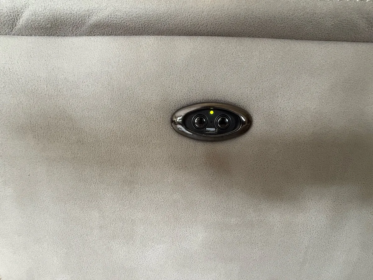 Couch - Image 4