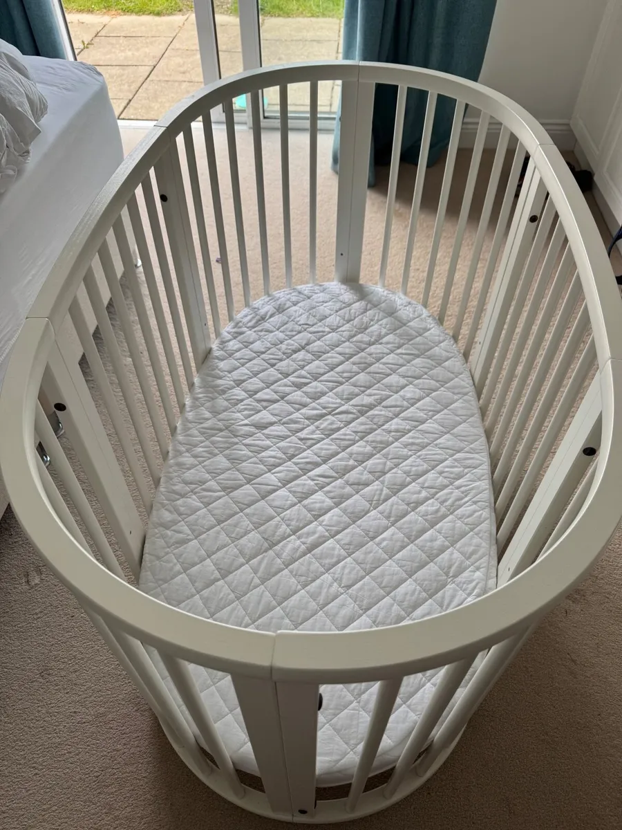Stokke Sleepi Cot - Image 1