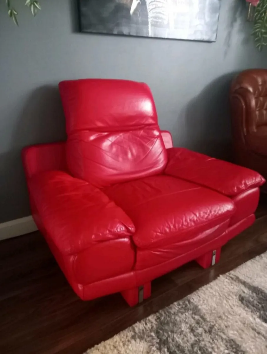 Leather armchair big and beautiful - Image 1