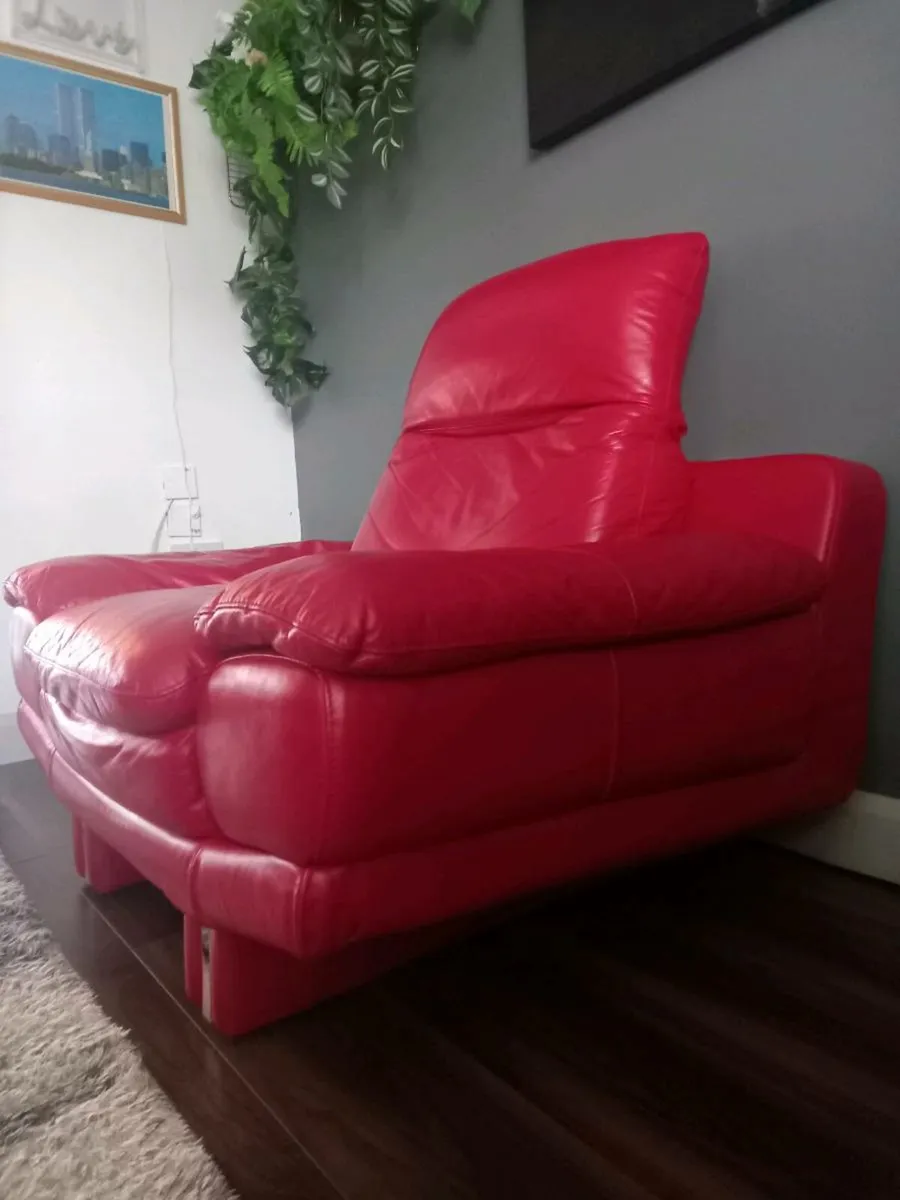 Leather armchair big and beautiful - Image 2