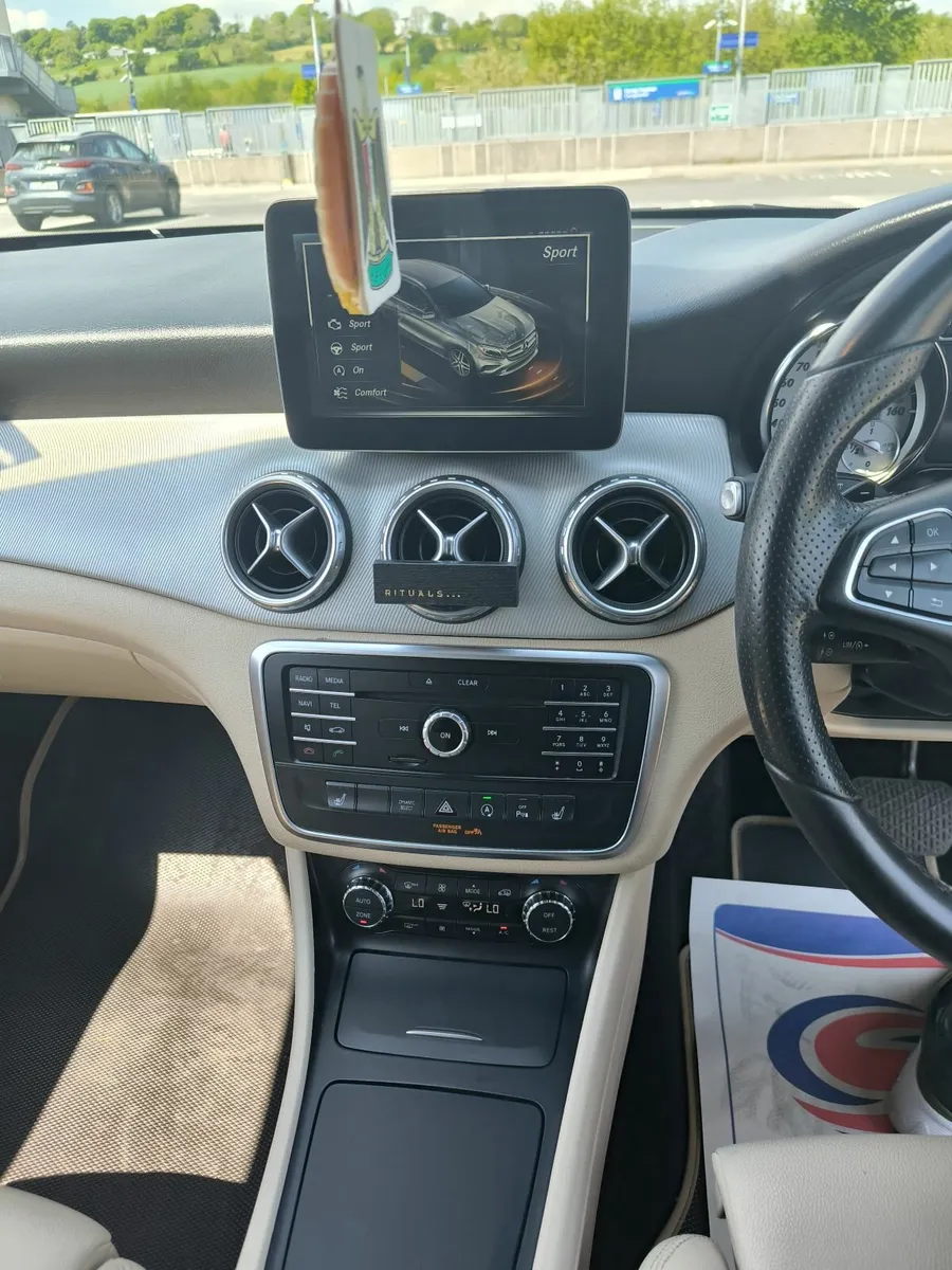 Mercedes-Benz GLA 2016 - Image 4