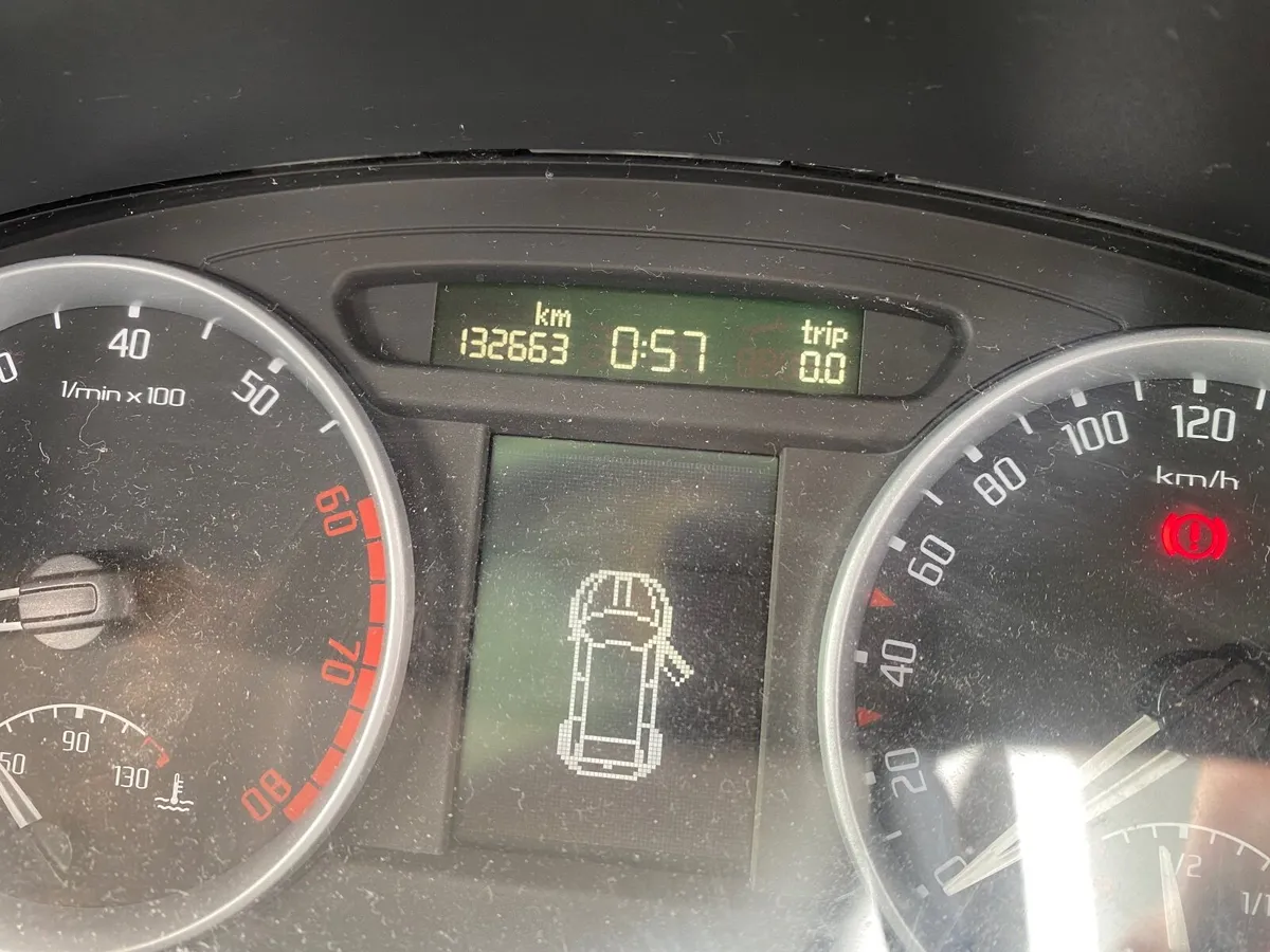 Skoda Fabia 2009 - Image 4