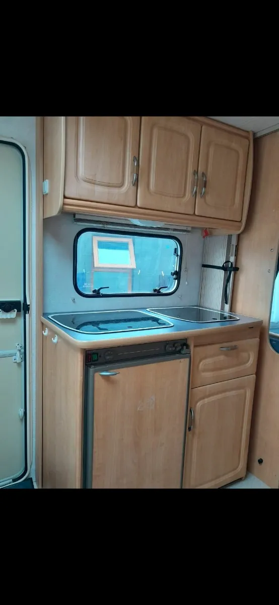 Caravan - Image 4