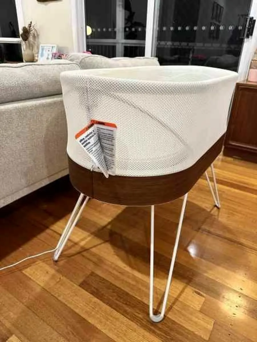 Snoo Smart Sleeper Bassinet Warranty with Extras - Image 4
