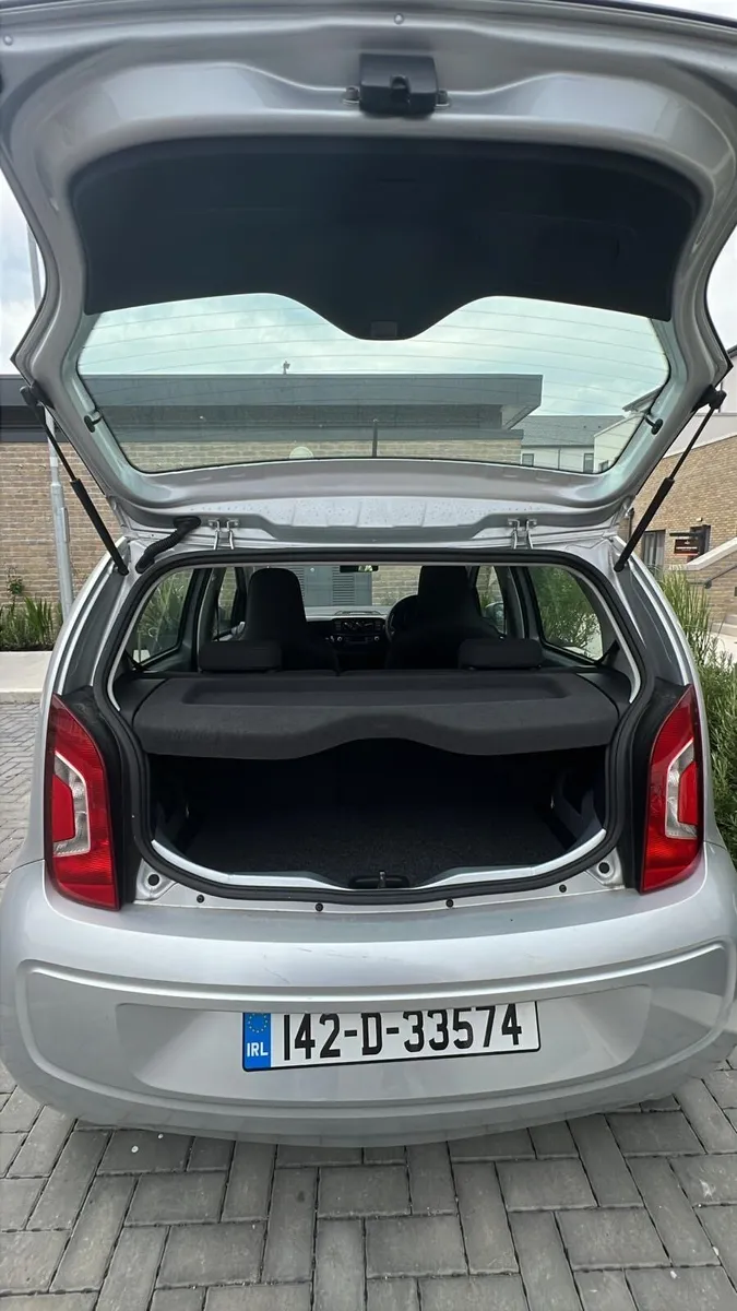 Volkswagen up! 2014 automatic | only  22000km - Image 3