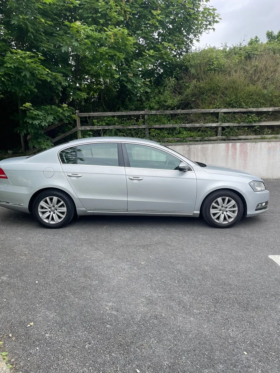 Volkswagen Passat - Image 2