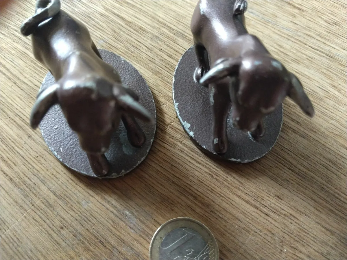 Vintage pair of Bulls - Image 4