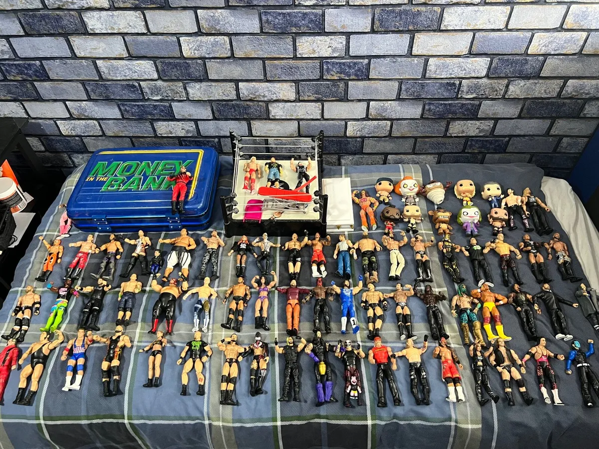 WWE figures - Image 1